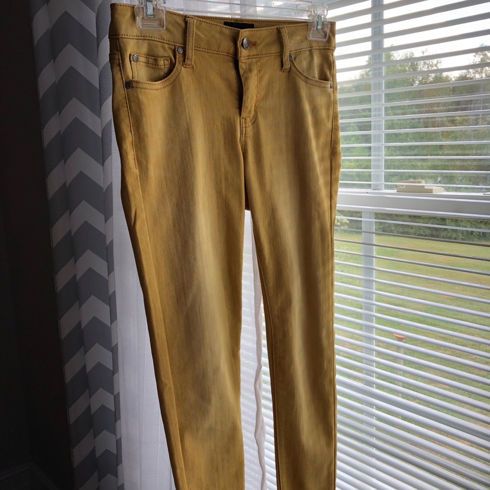 Yellow skinny jeans